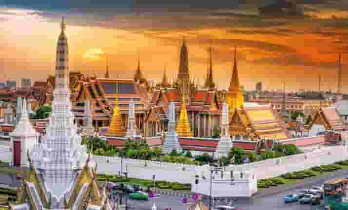 Bangkok Temple Tour – Grand Palace, Emerald Buddha, Wat Pho & Wat Arun